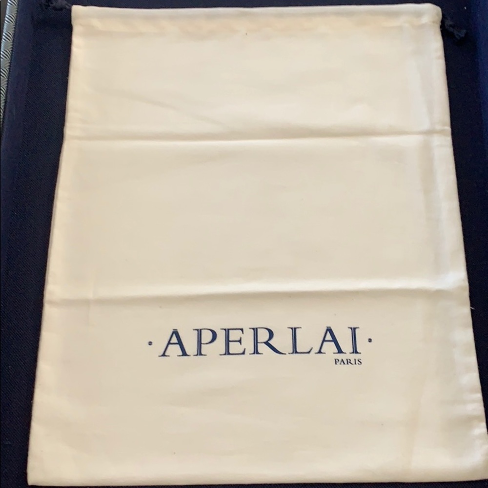 New Aperlai Dust Bag